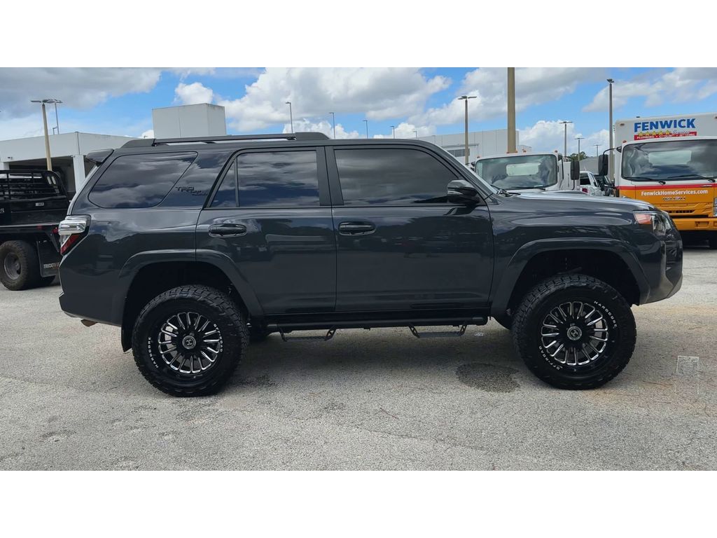 Vehicle image 6 of 36
