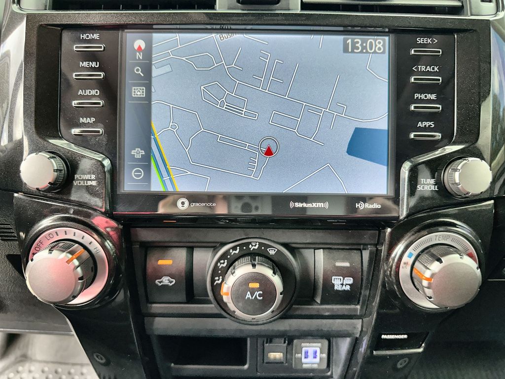 Vehicle image 22 of 36
