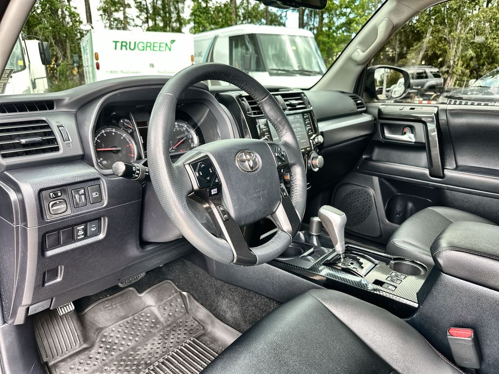 Vehicle image 18 of 36