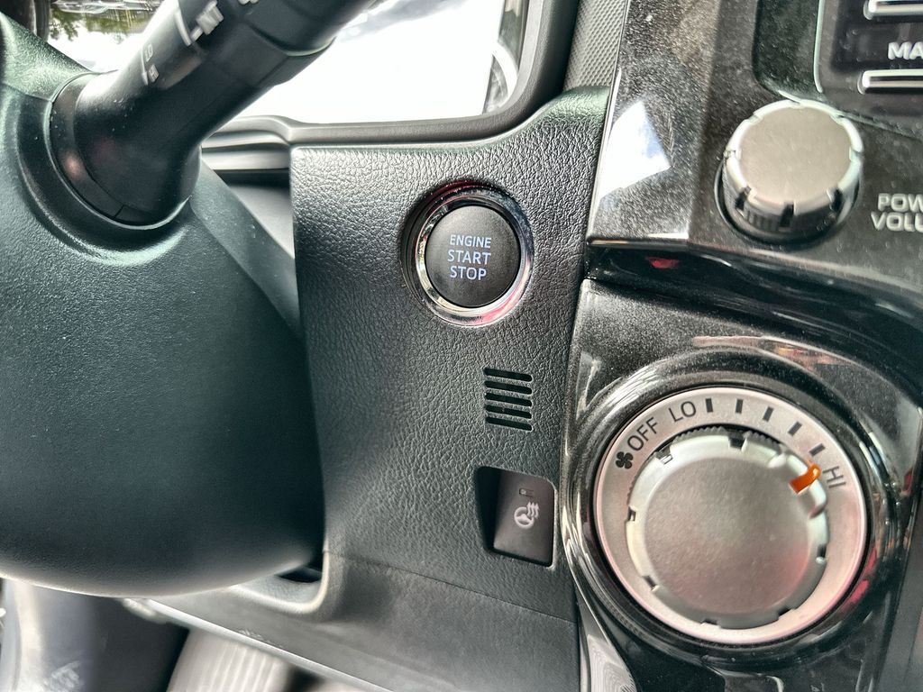 Vehicle image 26 of 36