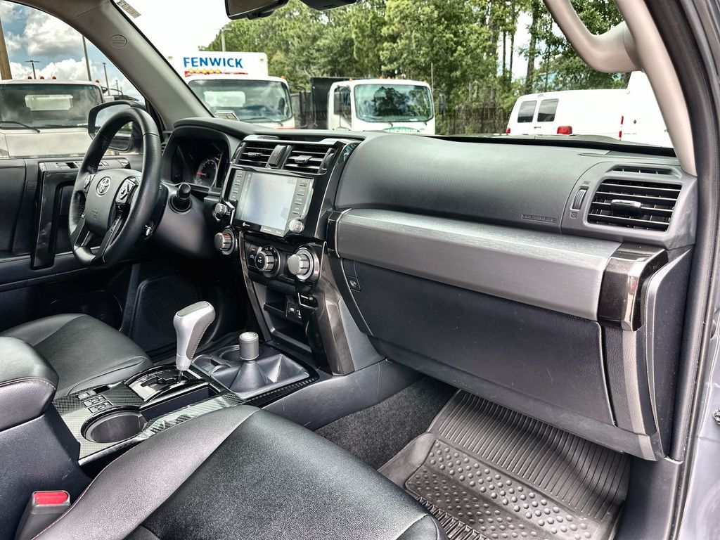 Vehicle image 19 of 36