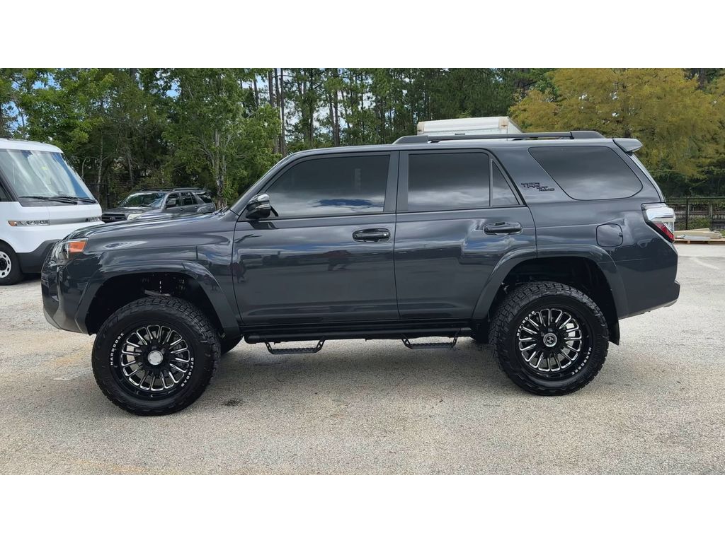 Vehicle image 10 of 36