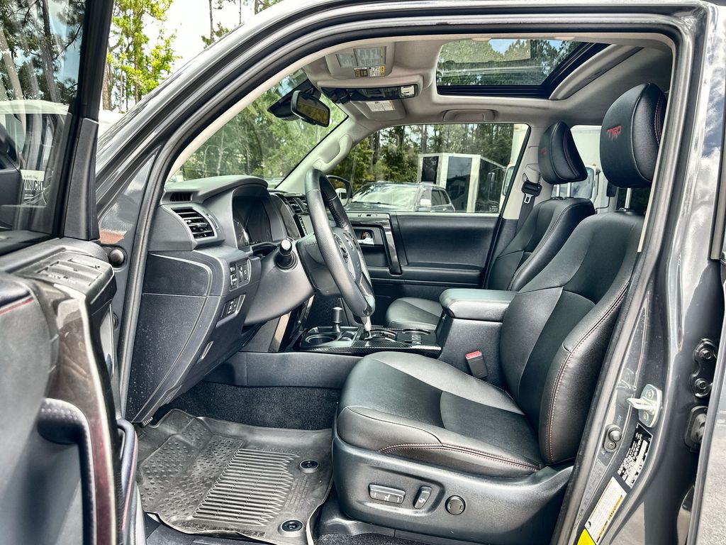 Vehicle image 16 of 36
