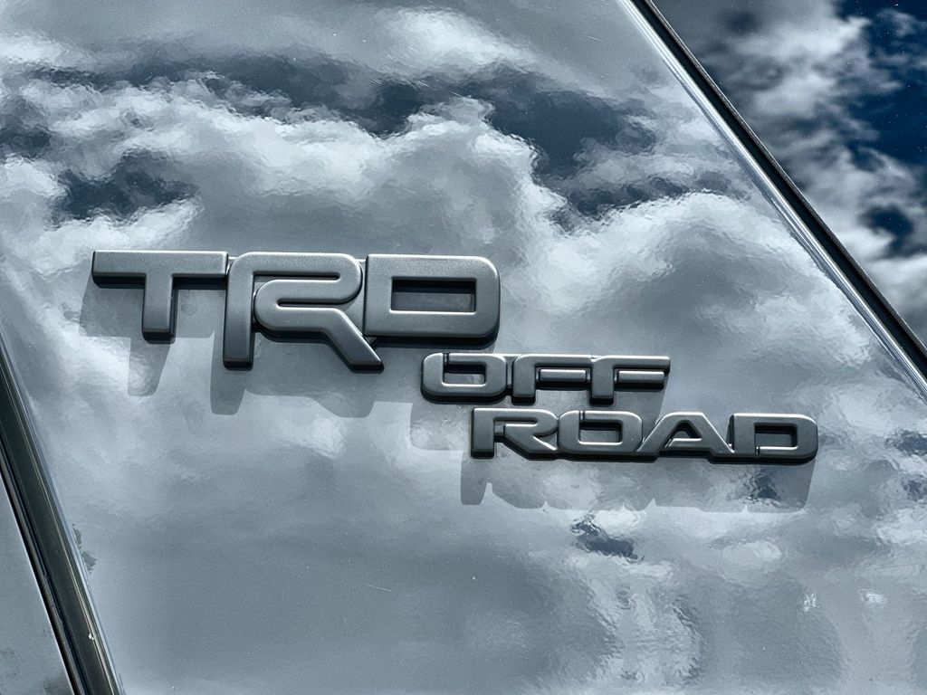 Vehicle image 34 of 36
