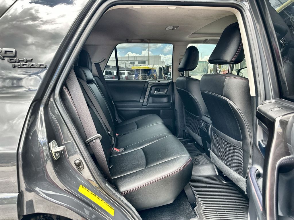 Vehicle image 14 of 36
