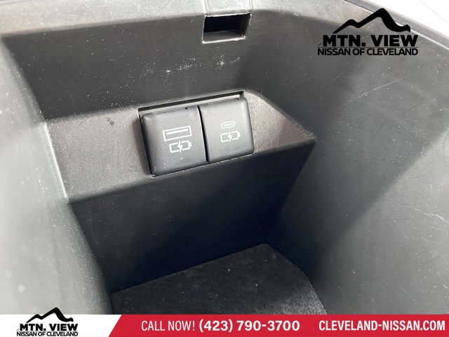 Vehicle image 20 of 23