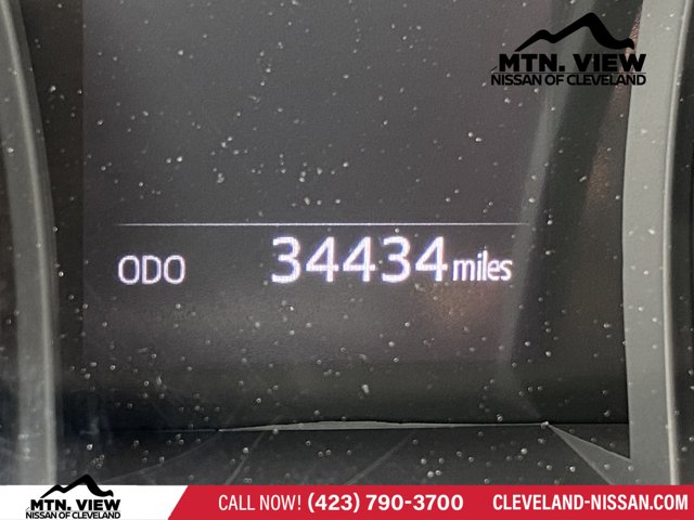 Vehicle image 13 of 23