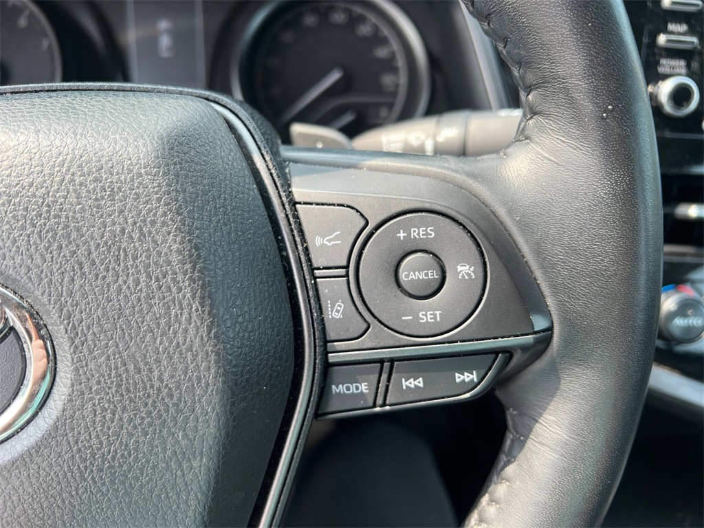 Vehicle image 29 of 32