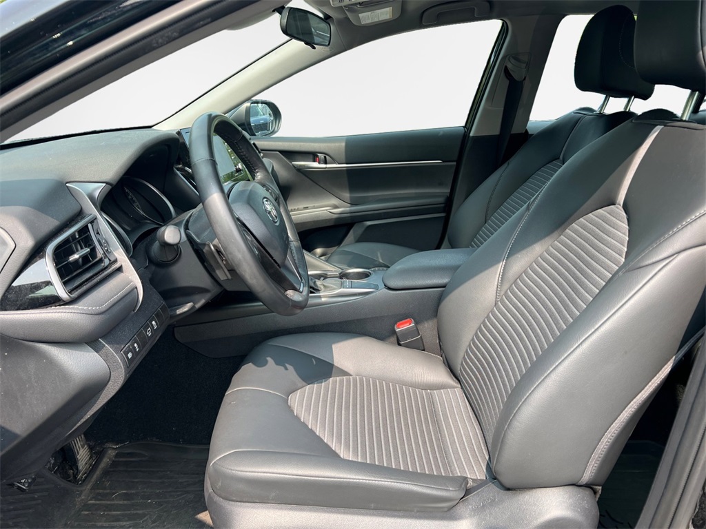 Vehicle image 11 of 32