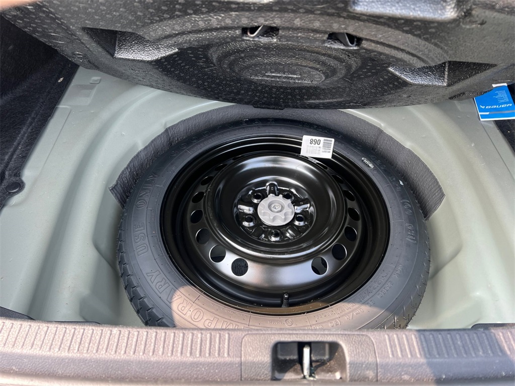 Vehicle image 28 of 32