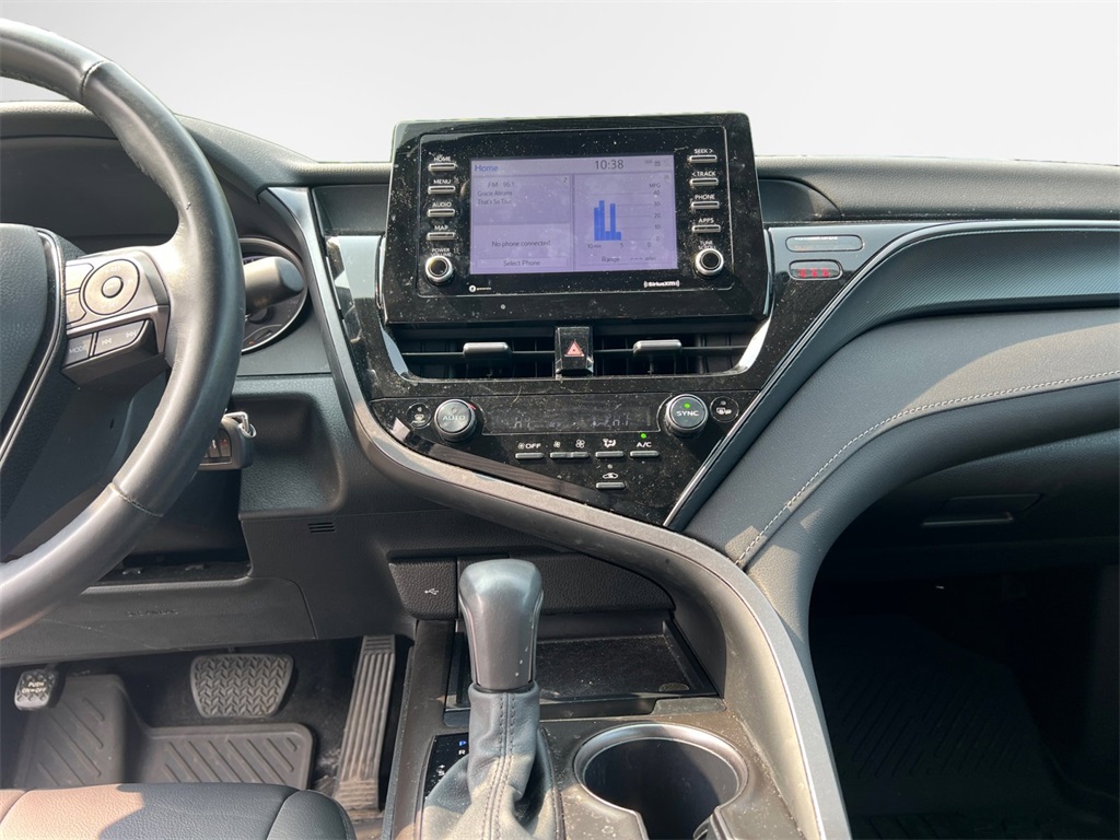 Vehicle image 21 of 32