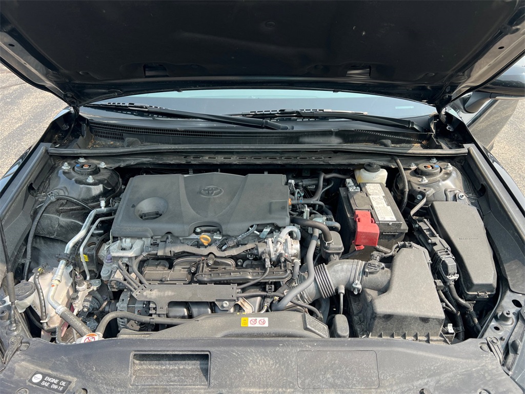 Vehicle image 27 of 32