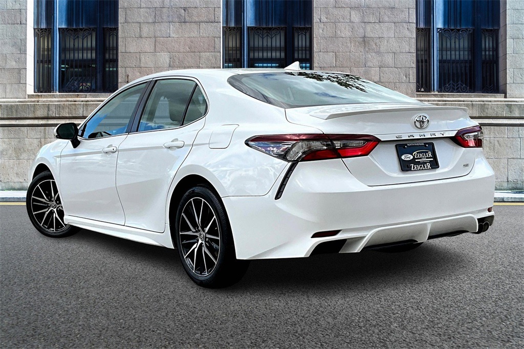 2024 Toyota Camry SE Image 5 of 31