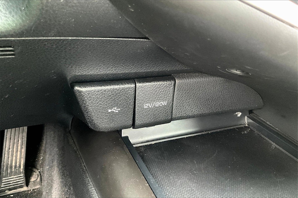 2024 Toyota Camry SE Image 28 of 31