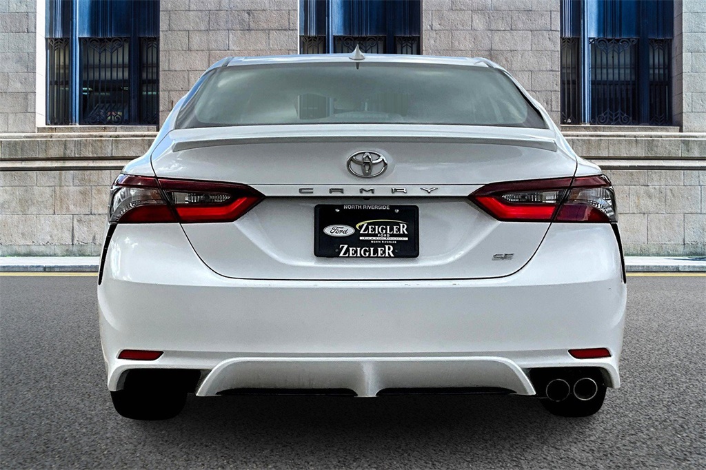 2024 Toyota Camry SE Image 6 of 31