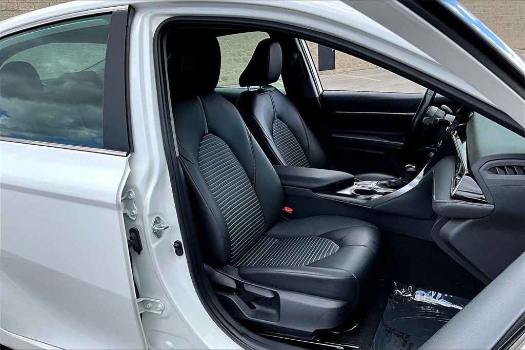 2024 Toyota Camry SE Image 9 of 31