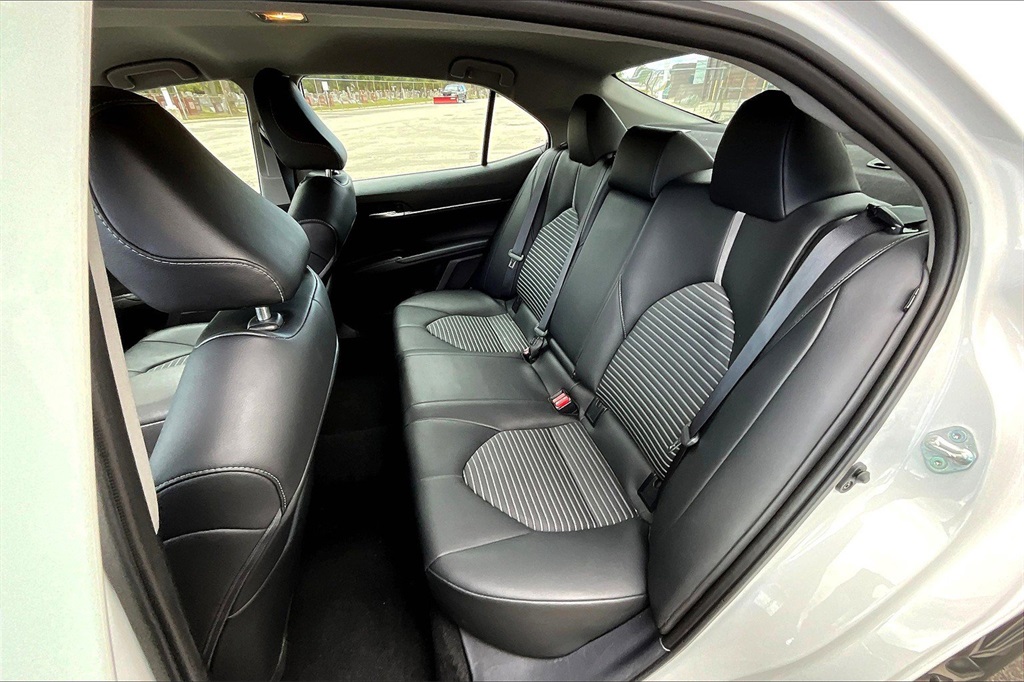 2024 Toyota Camry SE Image 10 of 31