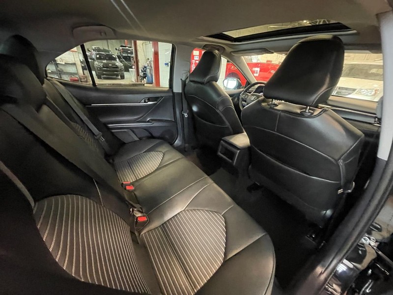 Vehicle image 13 of 34