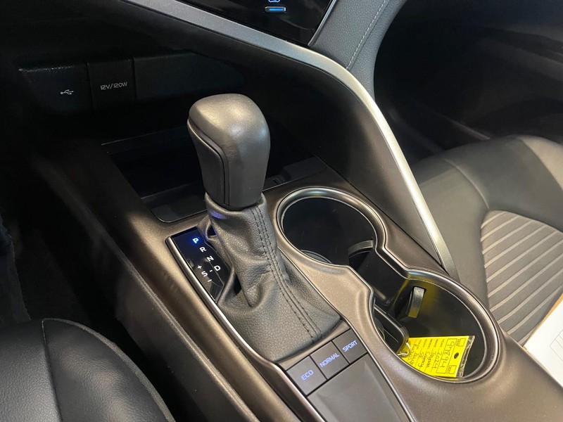 Vehicle image 27 of 34