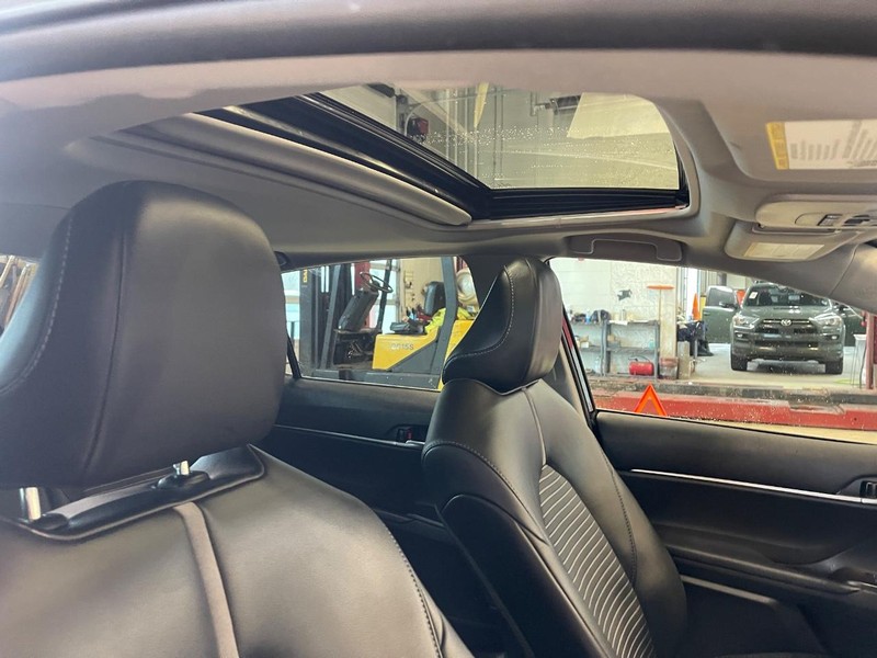 Vehicle image 11 of 34