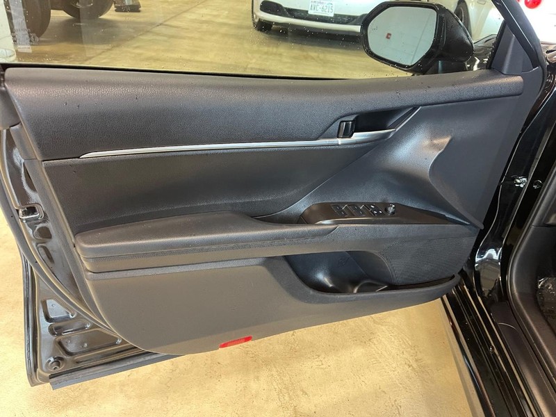Vehicle image 24 of 34