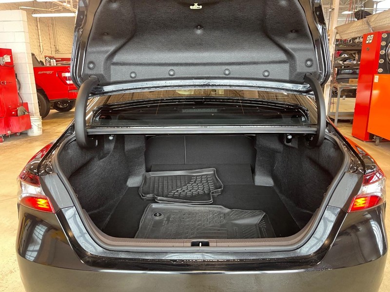 Vehicle image 17 of 34
