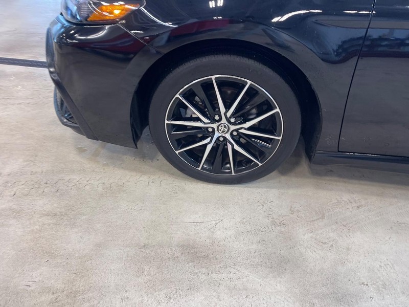 Vehicle image 5 of 34