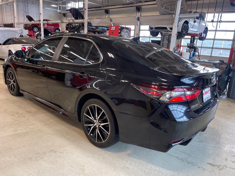 Vehicle image 4 of 34