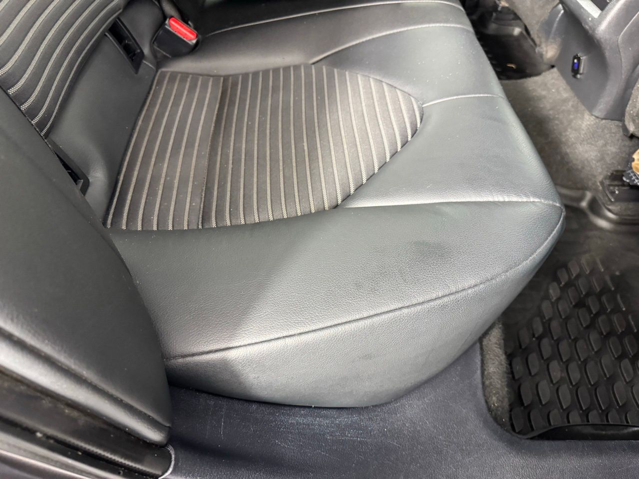 Vehicle image 20 of 24