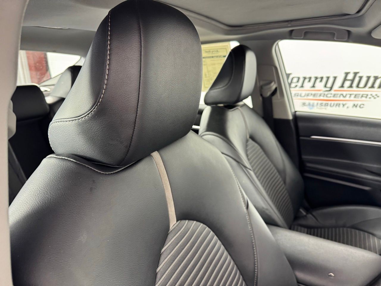 Vehicle image 23 of 24
