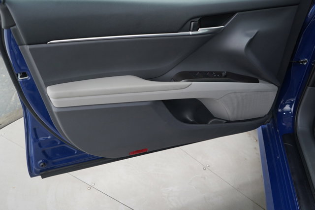Vehicle image 17 of 29