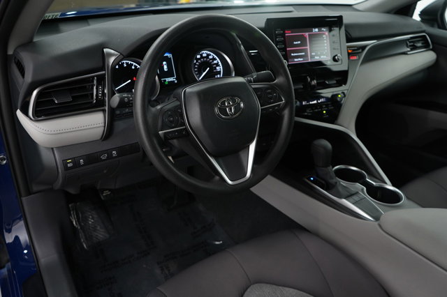 Vehicle image 21 of 29