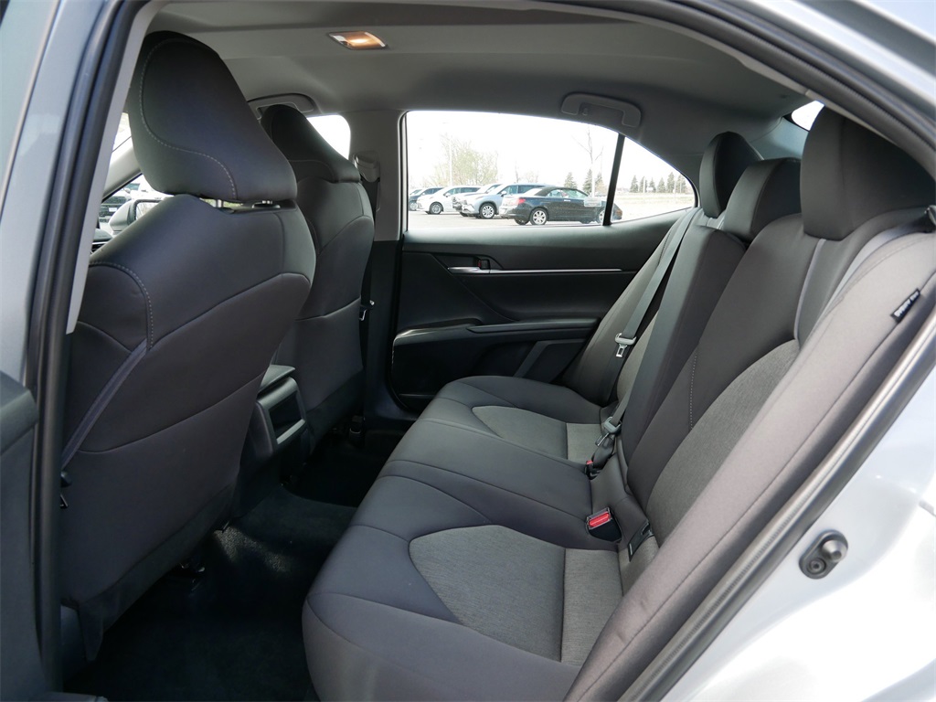 Vehicle image 8 of 29