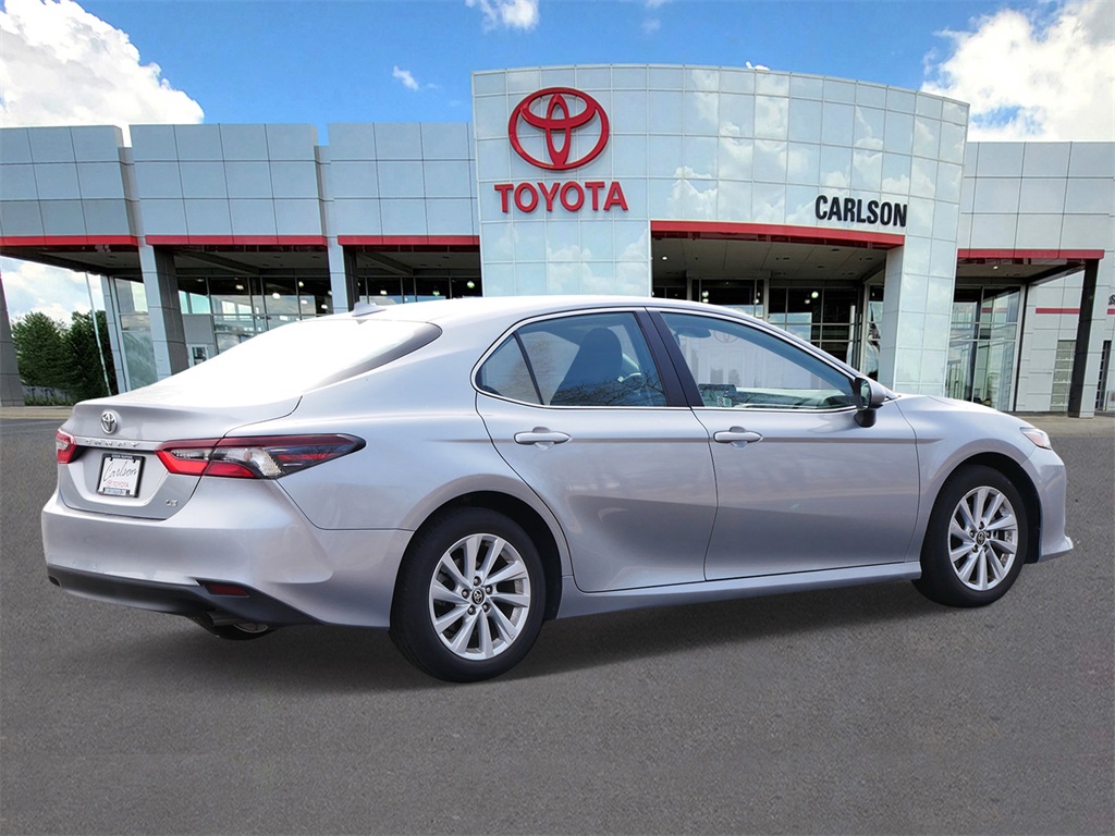 Vehicle image 4 of 29