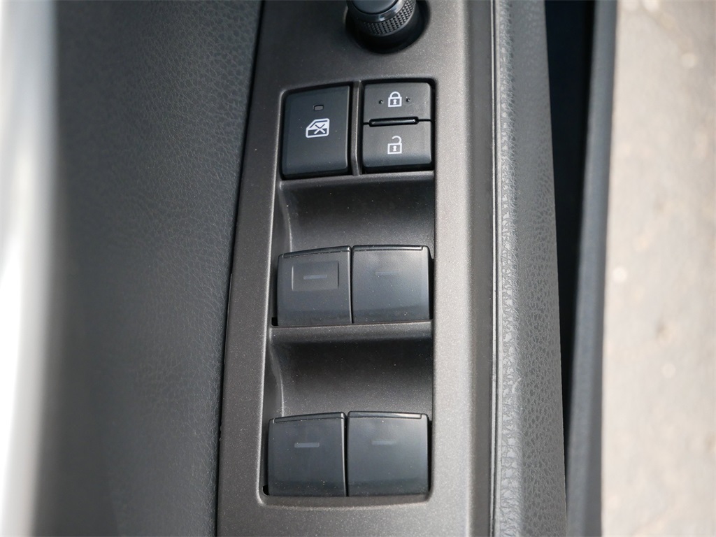 Vehicle image 22 of 29