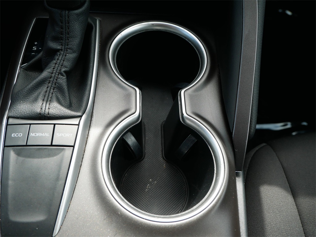 Vehicle image 17 of 29