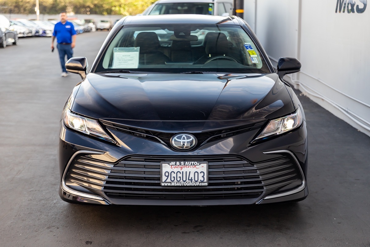 Vehicle image 3 of 18