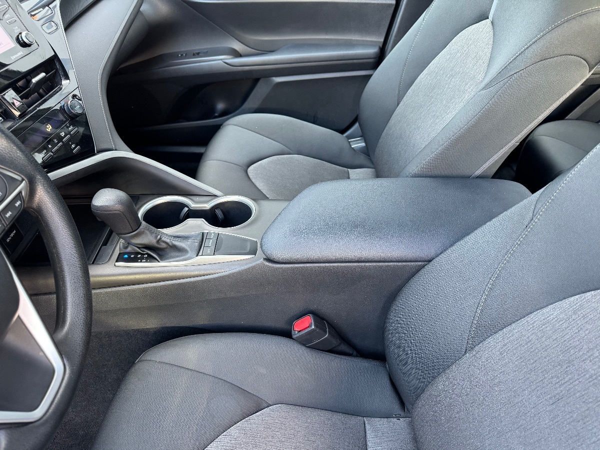 Vehicle image 11 of 18