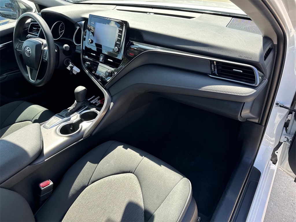 Vehicle image 11 of 27