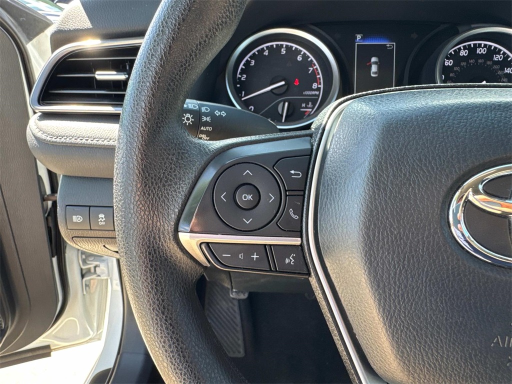 Vehicle image 21 of 27