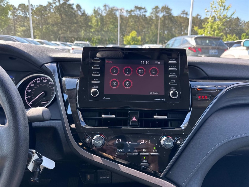 Vehicle image 23 of 27