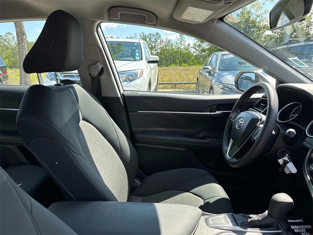Vehicle image 9 of 27