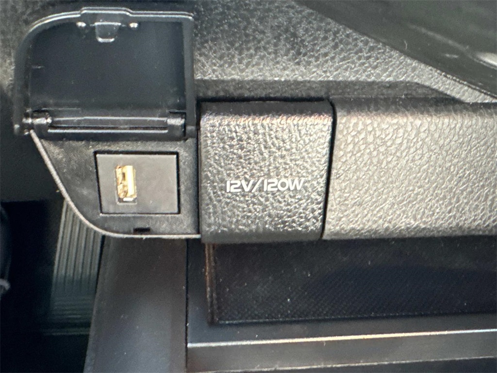 Vehicle image 25 of 27