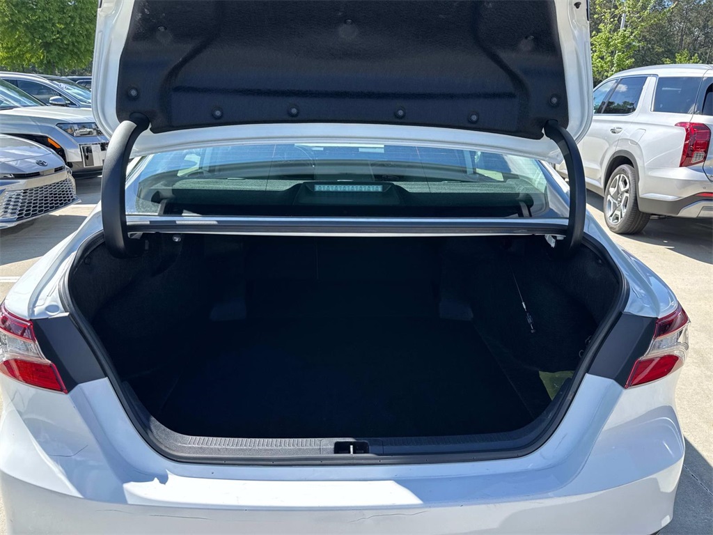 Vehicle image 7 of 27