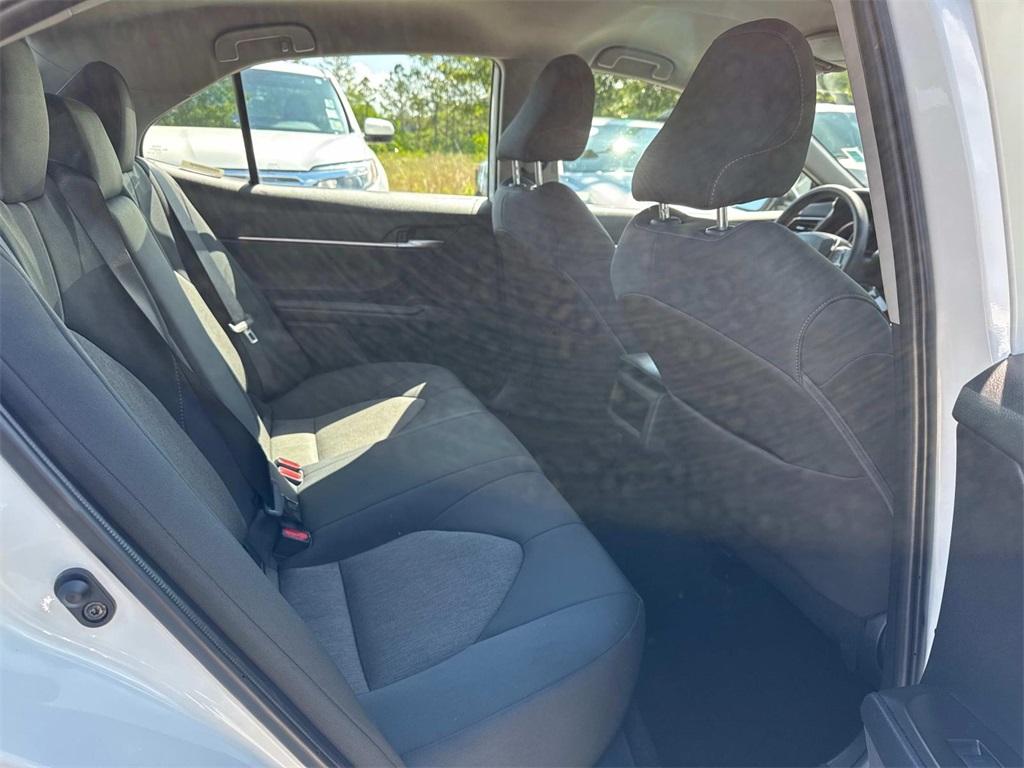 Vehicle image 8 of 27