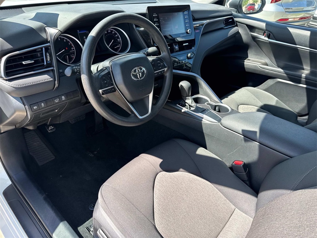 Vehicle image 16 of 27