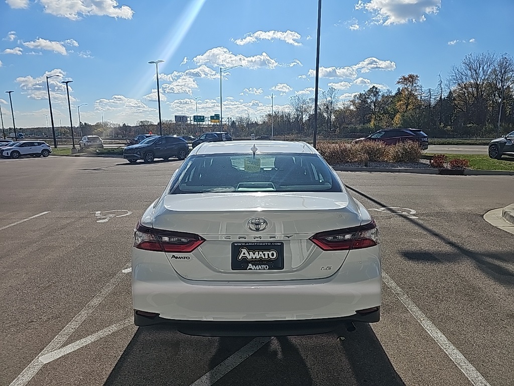 2024 Toyota Camry LE Image 5 of 36