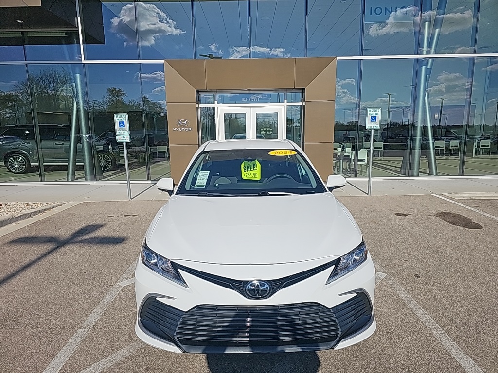 2024 Toyota Camry LE Image 2 of 36