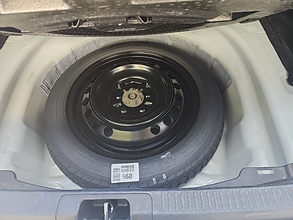 2024 Toyota Camry LE Image 25 of 36