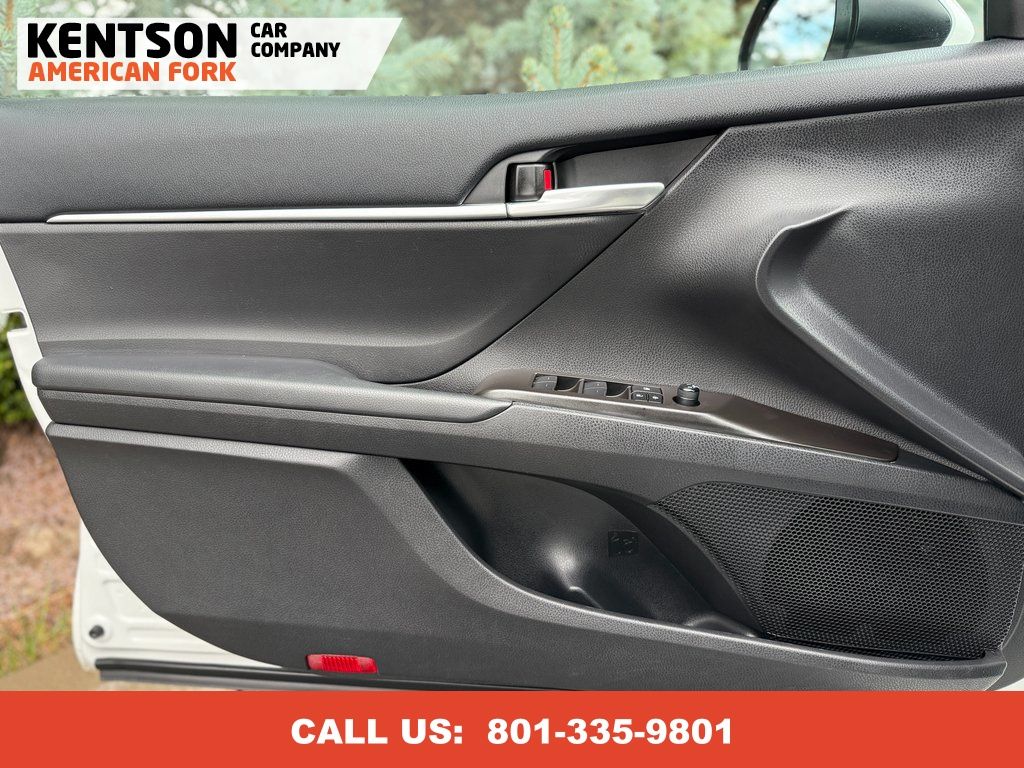 Vehicle image 23 of 41